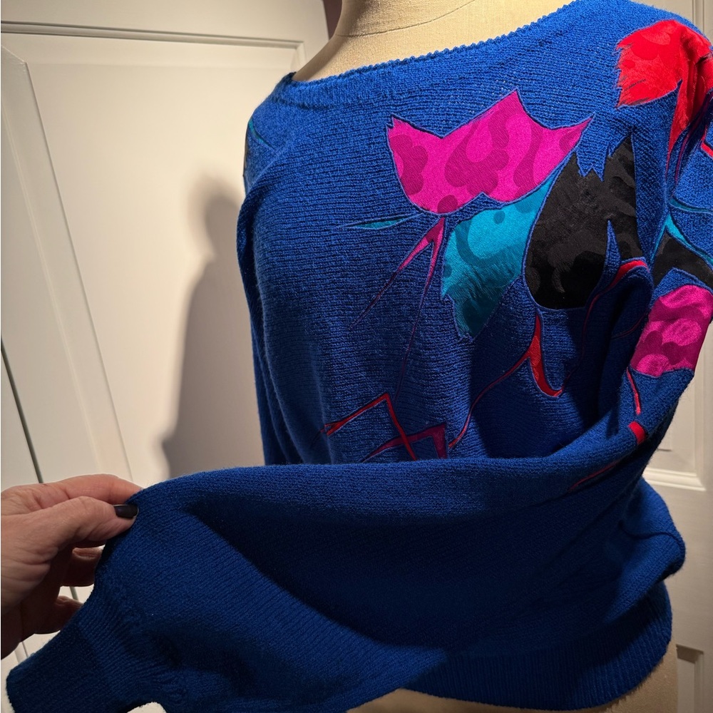 Vintage Blue Sweater with Colorful Abstract Design - Picture 5 of 5